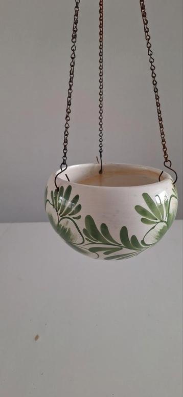 Vintage Hangende Bloempot beschikbaar voor biedingen
