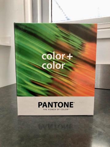 PANTONE Two Color Selector beschikbaar voor biedingen