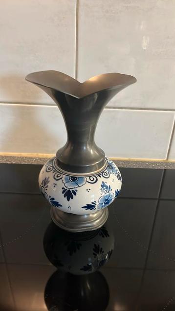Prachtige Delft Blauw antike vaasje beschikbaar voor biedingen