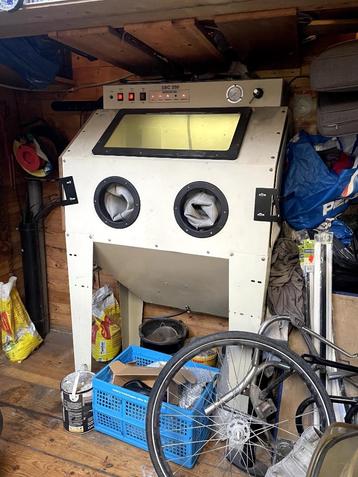 straalcabine zandstraalcabine beschikbaar voor biedingen