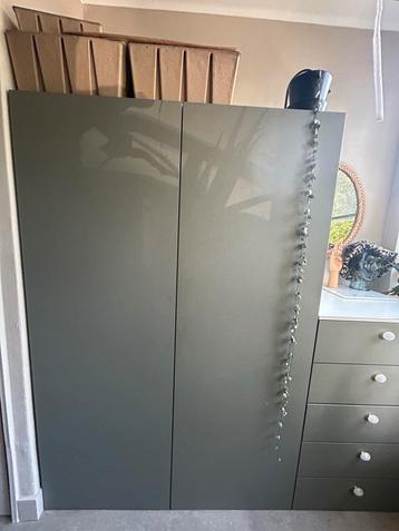 IKEA Kast - 3 Delen met Legplanken