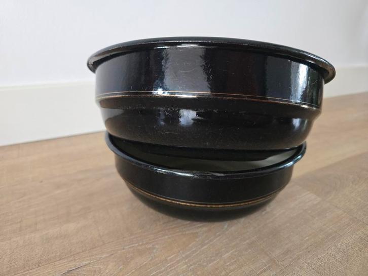 2 grote antieke zwarte emaille schalen / kommen gouden bies, Antiek en Kunst, Antiek | Emaille, Ophalen of Verzenden