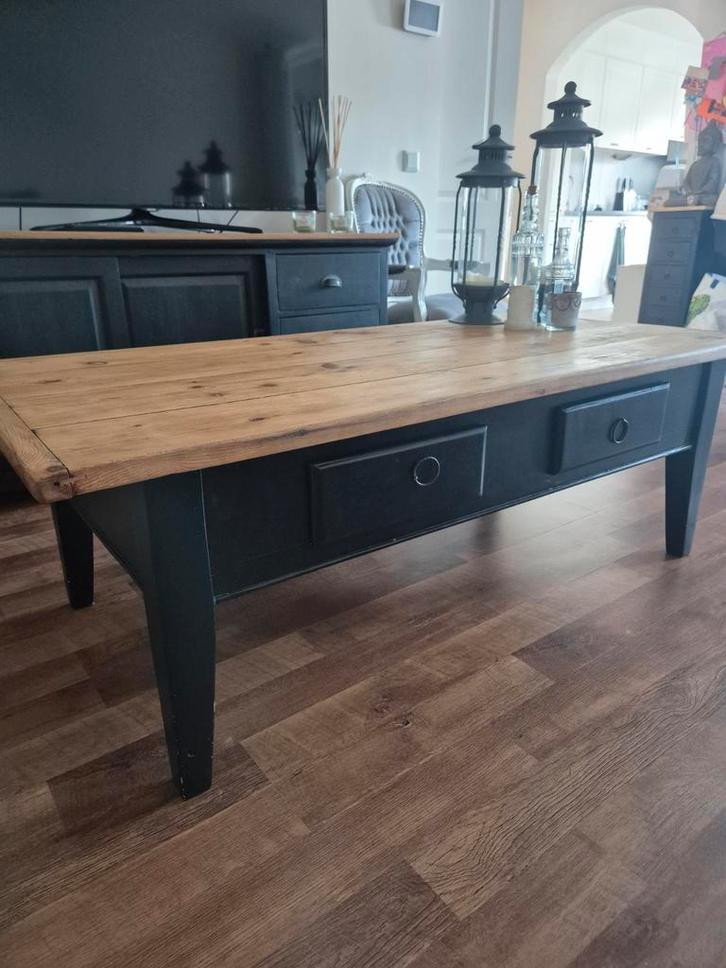 Robuuste houten salontafel met lades., Huis en Inrichting, Tafels | Salontafels, Gebruikt, 50 tot 75 cm, 50 tot 100 cm, 100 tot 150 cm