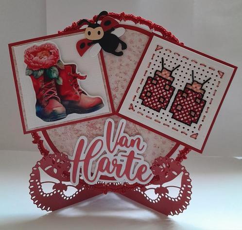 Kaart met standaart, en geborduurde lieveheersbeestjes, Hobby en Vrije tijd, Kaarten | Zelfgemaakt, Zo goed als nieuw, Ophalen of Verzenden