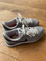 Nike Internationalist zwart wit mt 40,5, Kleding | Dames, Schoenen, Nike, Gedragen, Wit, Sneakers of Gympen