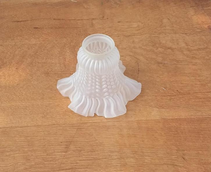 Klassiek lampenkapje van glas, Huis en Inrichting, Lampen | Lampenkappen, Gebruikt, Minder dan 25 cm, Rond, Ophalen of Verzenden