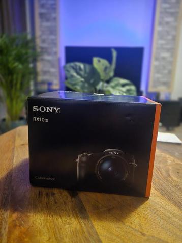 Sony Cyber-Shot RX10 III beschikbaar voor biedingen
