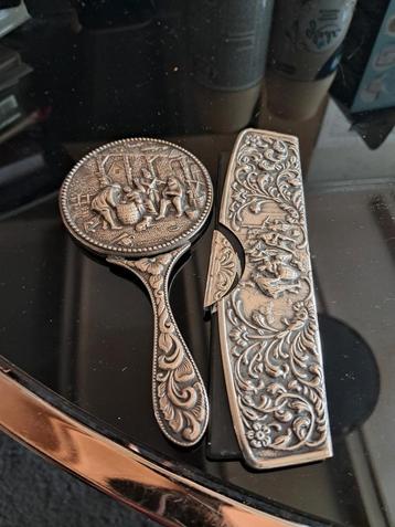 Vintage Spiegel & Kam Set - Zilverkleurig beschikbaar voor biedingen