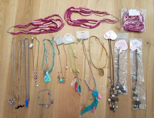 Set met 15 Kettingen en 1 armband nieuw! Diverse soorten!, Sieraden, Tassen en Uiterlijk, Kettingen, Nieuw, Overige materialen