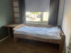 Kinderkamer bureau, bed en boekenkastje, Ophalen, Zo goed als nieuw, Eenpersoons