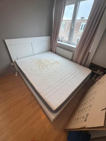 Gratis ophalen 1 september Amsterdam bedfram en/of matras