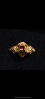 Gouden renaissance ring bodemvonst, Antiek en Kunst, Antiek | Goud en Zilver, Ophalen of Verzenden, Goud