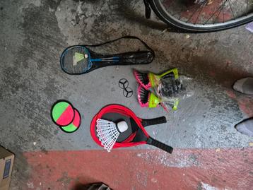 Divers buitenspeelgoed beschikbaar voor biedingen