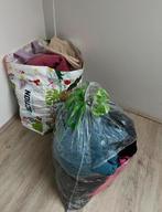 2 grote zakken vol lappen en stoffen, Ophalen, Zo goed als nieuw