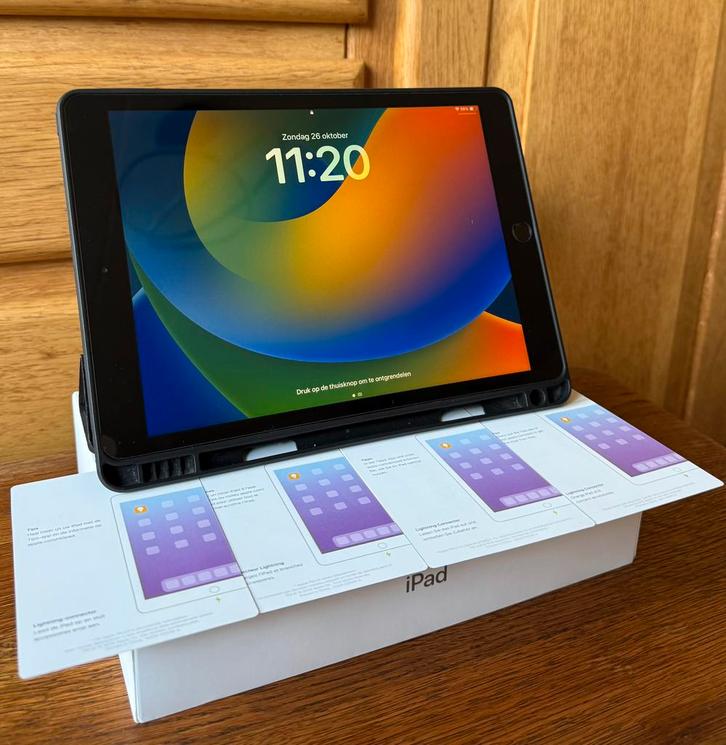 iPad 8e Generatie 32GB Zilver ( NIEUWSTAAT ), Computers en Software, Apple iPads, Zo goed als nieuw, Apple iPad, Wi-Fi, 10 inch