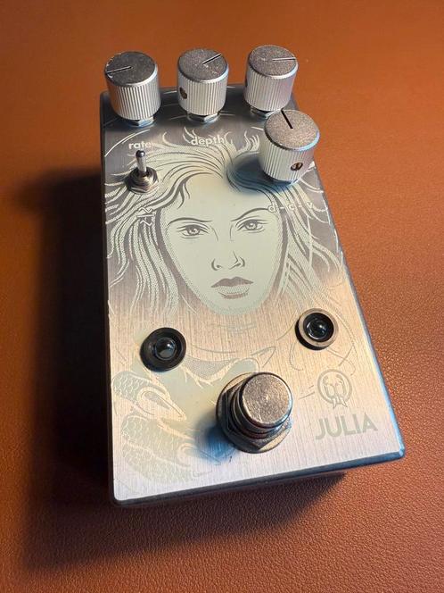 Walrus Audio Julia V2 chorus/vibrato - Platinum Edition, Muziek en Instrumenten, Effecten, Zo goed als nieuw, Chorus, Ophalen of Verzenden