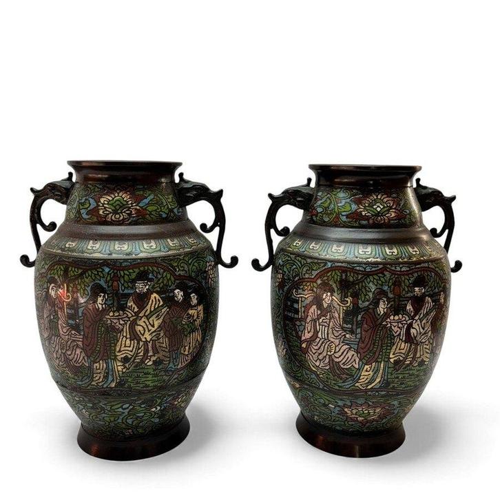 Twee Japanse champlevé tweeorenvazen, Antiek en Kunst, Antiek | Vazen, Ophalen of Verzenden