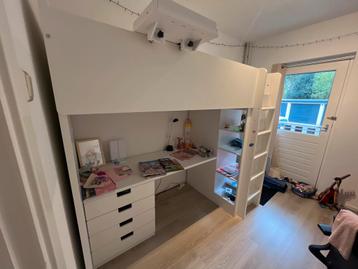 IKEA Hoogslaper Stuva/Smastad met Bureau & Plateau beschikbaar voor biedingen