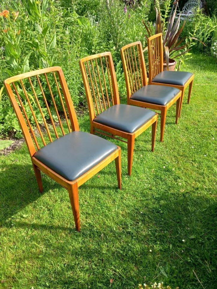 vier retro eetkamerstoelen, Verzamelen, Retro, Huis en Inrichting, Ophalen