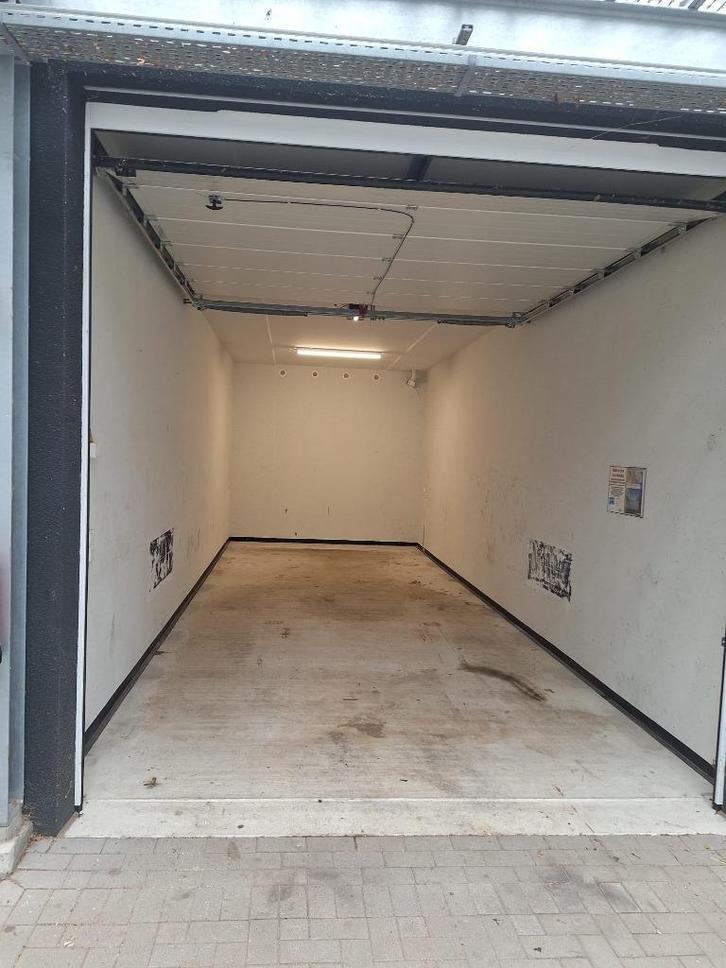 Te huur: 31m² GROTE garageboxen Vlielandseweg Pijnacker, Auto diversen, Autostallingen en Garages
