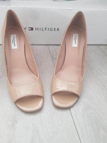 Nieuw! Nude pumps LK Bennett maat 37