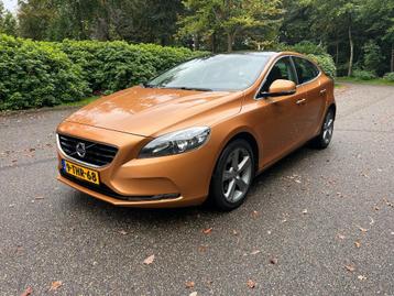 Volvo V40 1.6 T4 Summum 180PK 2014 Leder Navi Pano PDC Super beschikbaar voor biedingen