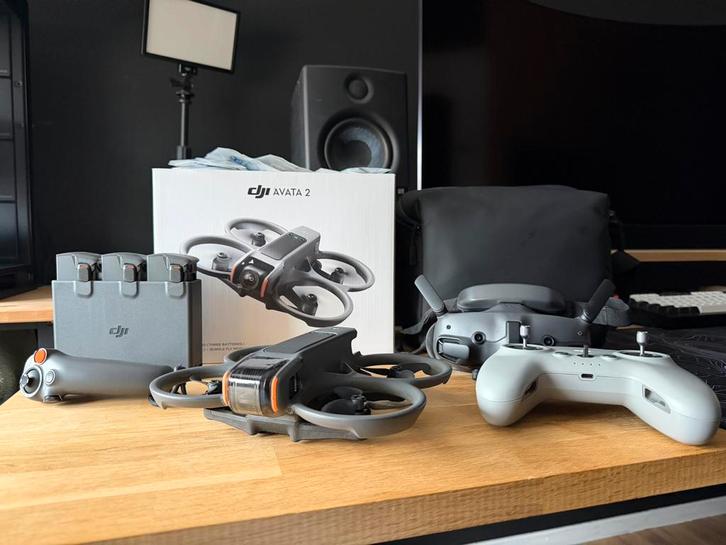 DJI Avata 2 Fly more combo + FPV controller 3 + Care Refresh, Audio, Tv en Foto, Drones, Zo goed als nieuw, Drone met camera, Ophalen