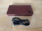 Nintendo DSi XL (Wine Red), Spelcomputers en Games, Spelcomputers | Nintendo DS, Ophalen of Verzenden, Gebruikt, Rood, Dsi XL