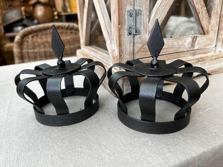Zwarte ijzeren kroontjes, kroon decoratie, Huis en Inrichting, Woonaccessoires | Overige, Zo goed als nieuw, Ophalen of Verzenden
