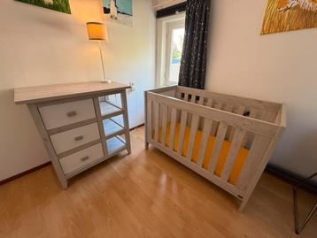 3-delige kinderkamer set: kast, commode, ledikant beschikbaar voor biedingen