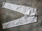 Leuke witte spijkerbroek van het merk ZHRILL maat 27, Kleding | Dames, Spijkerbroeken en Jeans, Ophalen of Verzenden, W27 (confectie 34) of kleiner