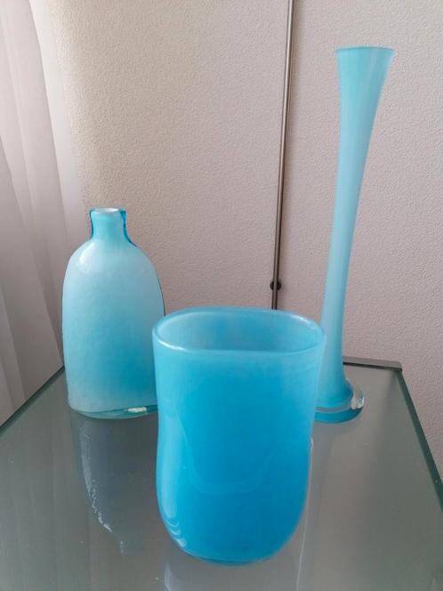 In prijs verlaagd! Set van 3 lichtblauwe glazen vazen, Huis en Inrichting, Woonaccessoires | Vazen, Zo goed als nieuw, Blauw, Glas