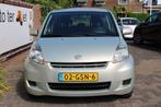 Daihatsu SIRION 1.3i 16V Comfort AUTOMAAT, Gebruikt, 4 cilinders, Met garantie (alle), Beige