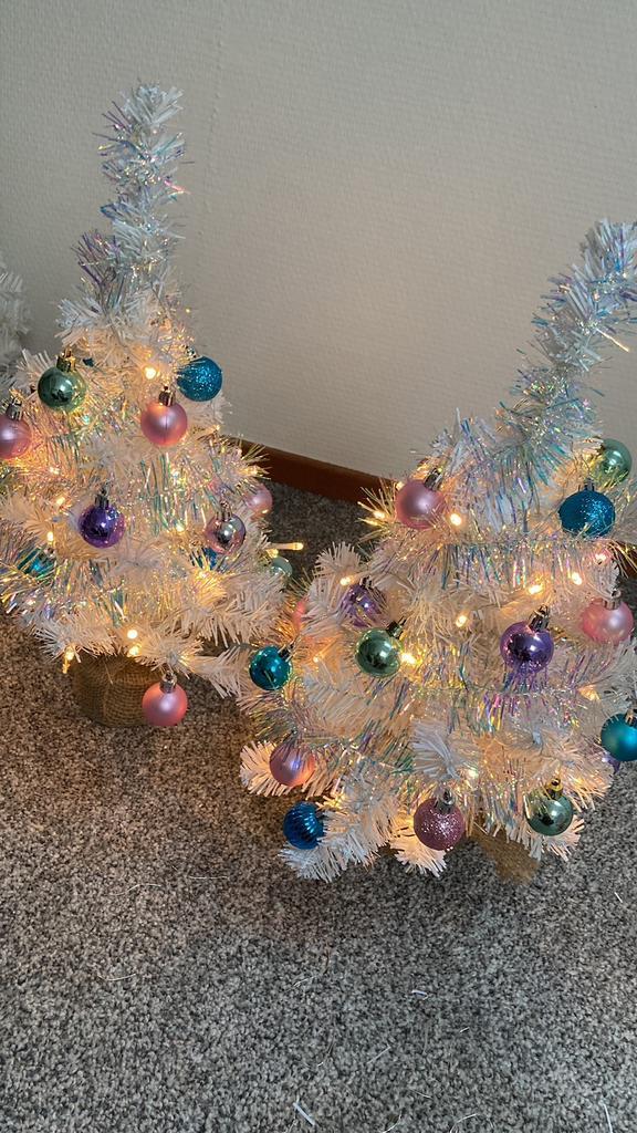 3 kerstbomen inclusief versiering, Diversen, Kerst, Zo goed als nieuw, Ophalen