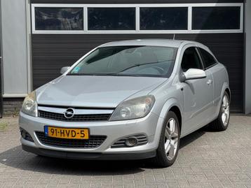 Opel Astra GTC 1.8 Executive Airco, Navi, NAP beschikbaar voor biedingen
