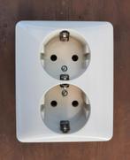 Half Opbouw Dubbel Stopcontact Randaarde, Huis en Inrichting, Lampen | Overige, Ophalen, Gebruikt