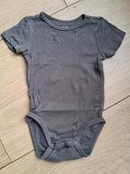 K172 Donkergrijze romper H&M maat 74, Nacht- of Onderkleding, Gebruikt, Jongetje of Meisje, H&M