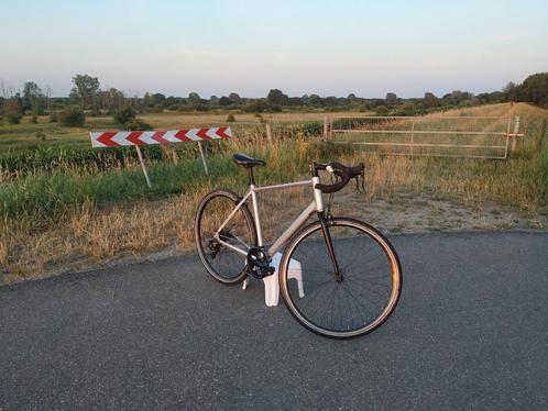 Triban RC 100 fiets, Fietsen en Brommers, Fietsen | Heren | Sportfietsen en Toerfietsen, Gebruikt, Overige merken, Minder dan 10 versnellingen