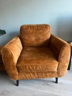 Mosterdkleurige stoel met bijpassend voetenbankje, Huis en Inrichting, Fauteuils, Ophalen, Zo goed als nieuw, 50 tot 75 cm