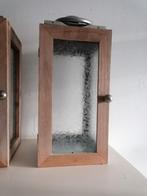 Twee eenvoudige lantaarns met bijzonder glas, Ophalen, Zo goed als nieuw, Hout, 25 tot 50 cm