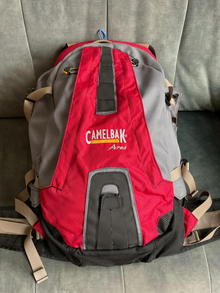 Camelbak Ares rugzak 27,5 li en waterzak van 2 liter, Sieraden, Tassen en Uiterlijk, Tassen | Rugtassen, Zo goed als nieuw, Overige merken