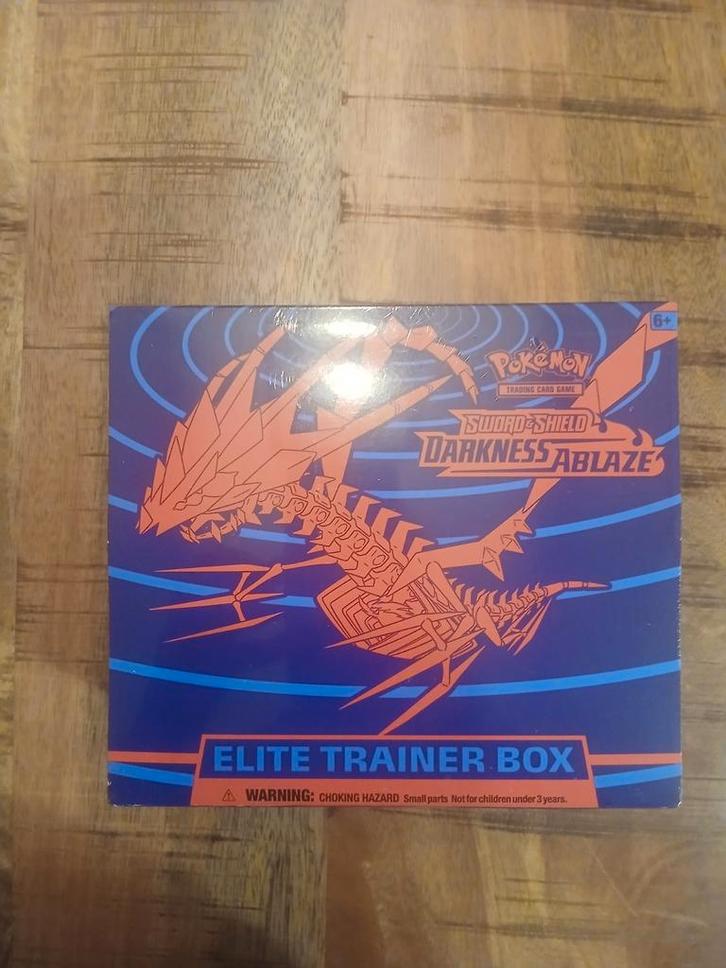 Darkness Ablaze Elite Trainer Box - Nieuw!, Hobby en Vrije tijd, Verzamelkaartspellen | Pokémon, Nieuw, Ophalen of Verzenden