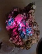 Kleine Epidoot uv reactief, Ophalen of Verzenden, Mineraal