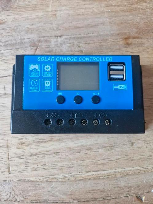 Omvormer voor zonnepanelen Solar charge controller, Caravans en Kamperen, Camper-accessoires, Zo goed als nieuw, Ophalen of Verzenden