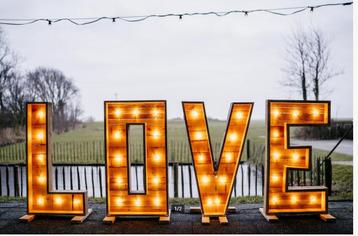 LOVE LETTERS I aankleding I Bruiloft  beschikbaar voor biedingen