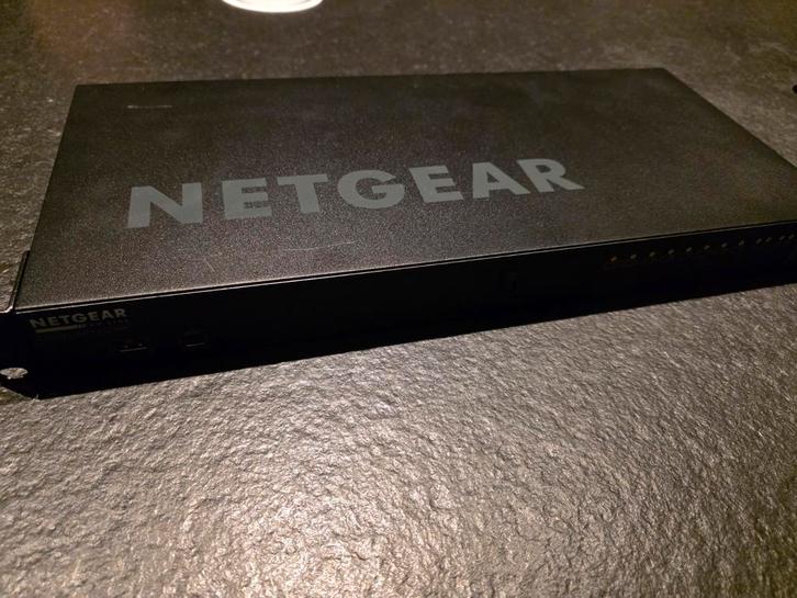 Netgear M4250-10G2F-PoE+, Computers en Software, Netwerk switches, Gebruikt, Ophalen of Verzenden