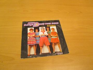 4 singles van Doris D And The Pins (ook per stuk te koop) beschikbaar voor biedingen