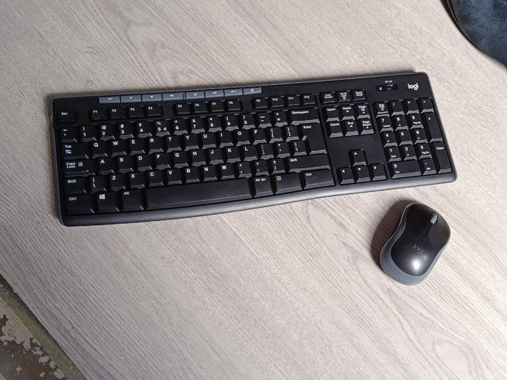 Logitech Toetsenbord en muis k270, Computers en Software, Toetsenborden, Gebruikt, Qwerty, Draadloos, Toetsenbord en muis-set