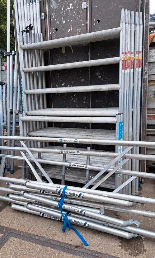 Te koop nette Zelfborgende steiger 8.20 werkhoogte, Doe-het-zelf en Verbouw, Steigers, Zo goed als nieuw, Rolsteiger of Kamersteiger