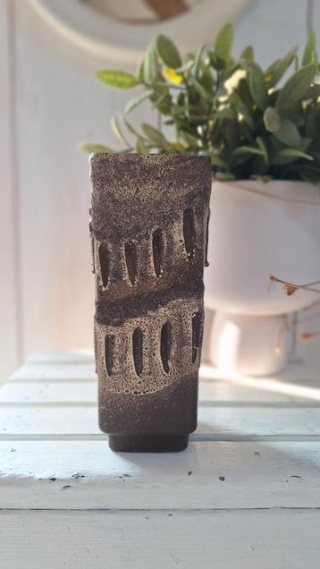 Vintage blokvaasje, vaasje in blok model, bruin, DDR, vaas beschikbaar voor biedingen